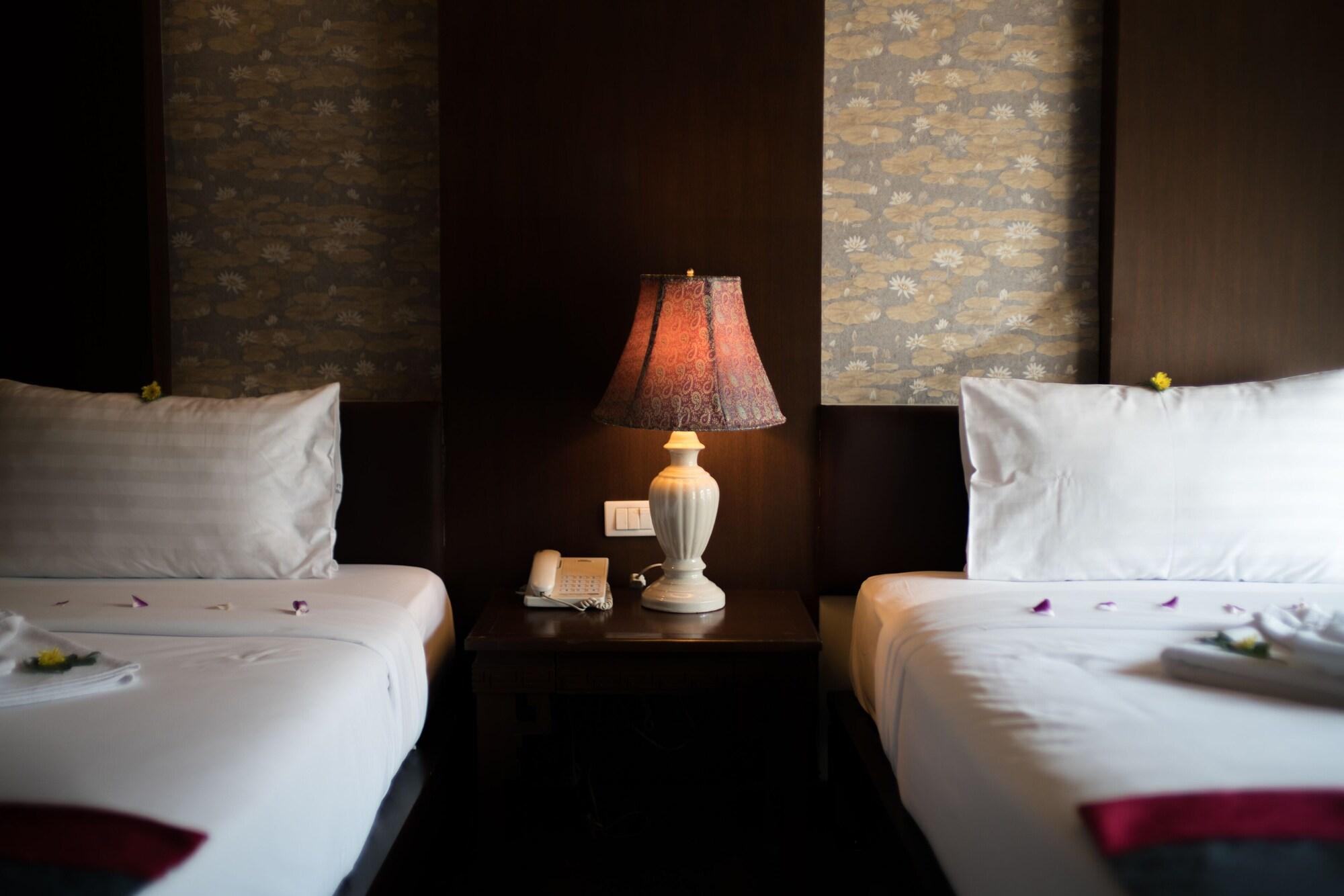 Minatale Phuket Khách sạn